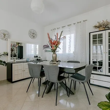 Zipari Oasis Modern Comforts With Stunning Views * Zipárion