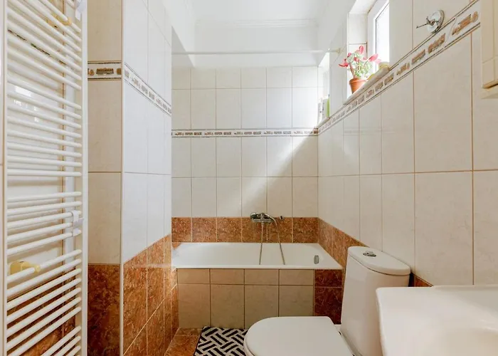 Zipari Oasis Modern Comforts With Stunning Views *