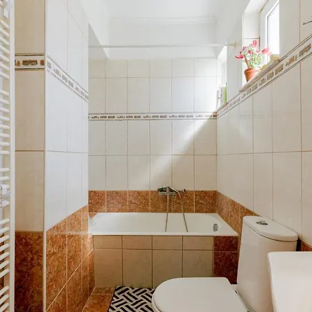 Zipari Oasis Modern Comforts With Stunning Views *